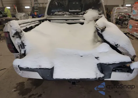 2023 Nissan Frontier Pro-4X 4X4 z USA, uszkodzony, nr VIN 1N6ED1EK1PN629965